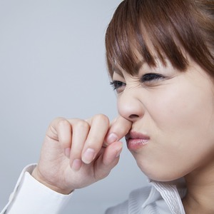 アーユルヴェーダの鼻うがいと点鼻の方法！鼻水、鼻炎、花粉症によく効きます